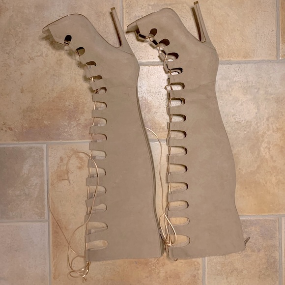 Thigh-high gladiator sandals - Picture 2 of 4